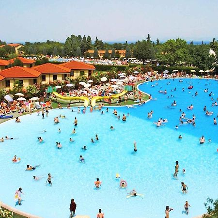 Camping Bella Italia in Peschiera del Garda - Gardasee Appartement Buitenkant foto
