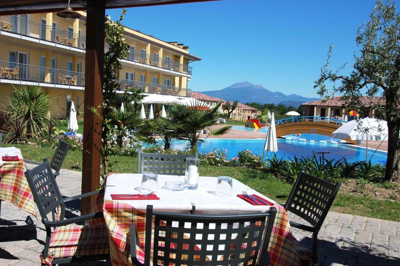 Camping Bella Italia in Peschiera del Garda - Gardasee Appartement Buitenkant foto