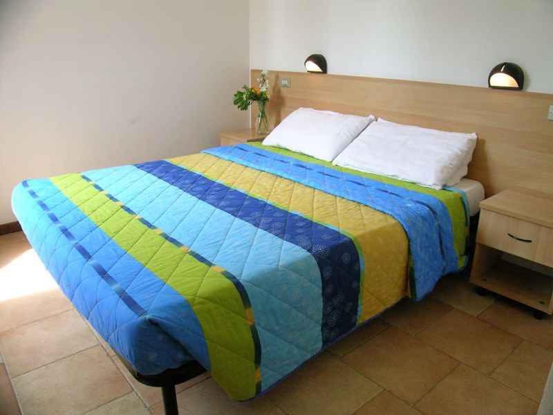 Camping Bella Italia in Peschiera del Garda - Gardasee Appartement Buitenkant foto