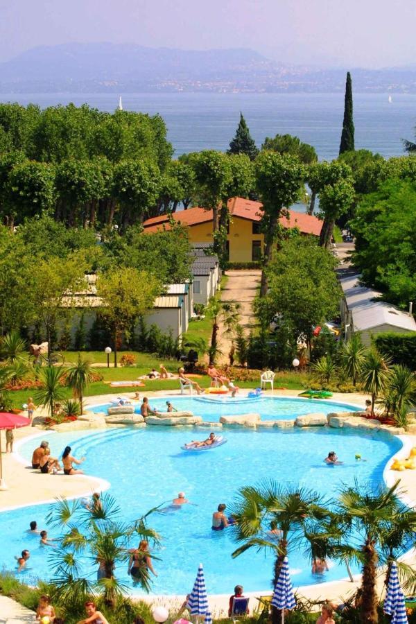 Camping Bella Italia in Peschiera del Garda - Gardasee Appartement Buitenkant foto